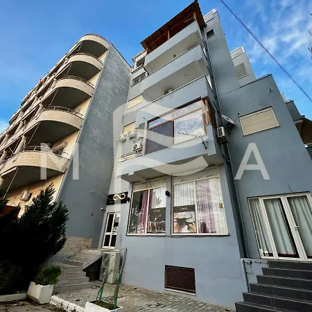 1 Bedroom Apartment, 677 *